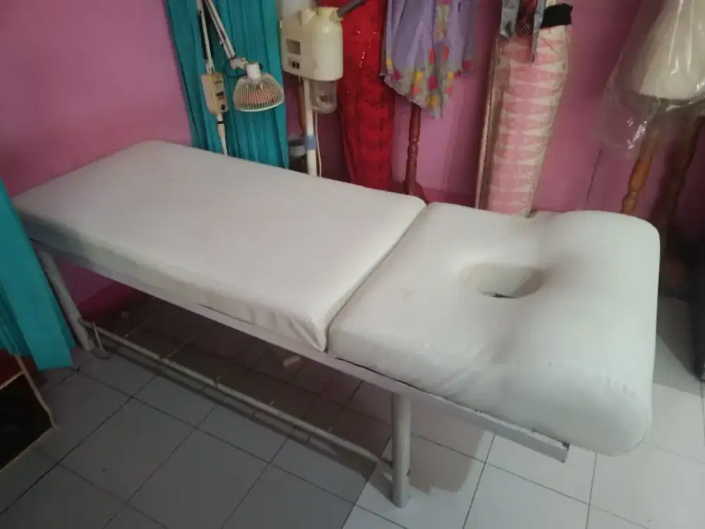 Tempat tidur untuk Salon dan Kursi