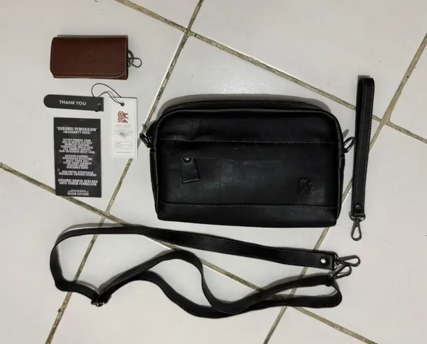 Barry Slingbag Black