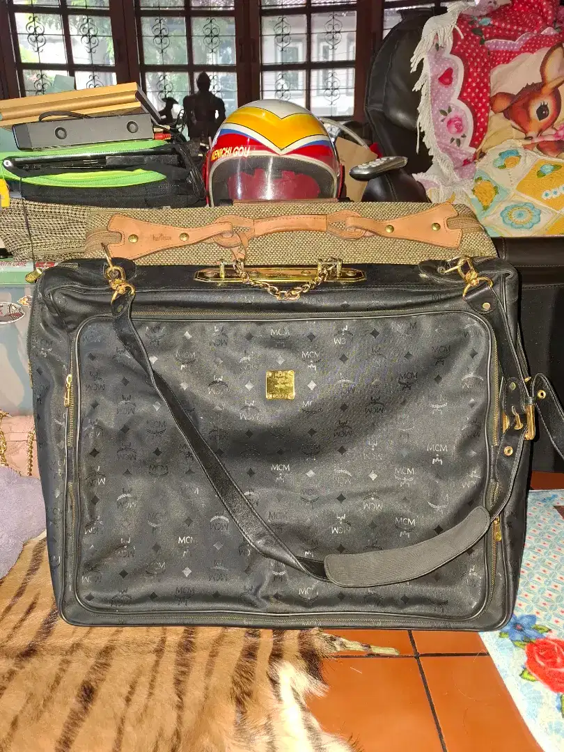 Tas cover jas premium travel case merk MCM