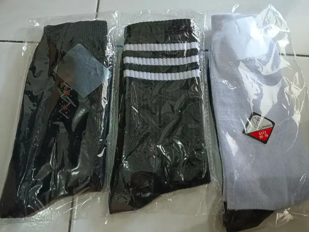 10rb Dijual Cepat Kaos Kaki Bahan Cotton Terry Ada Warna Hitam & Putih