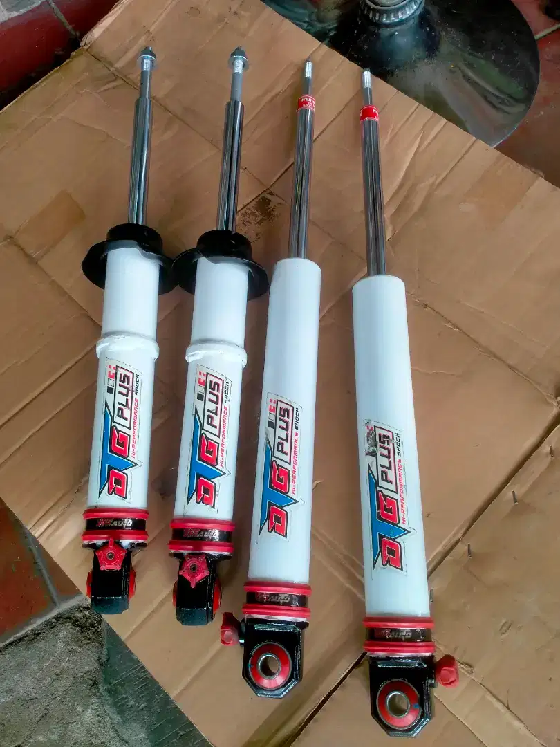 Shock absorber yss Buat mobil trail blazer barang kondisi copotan