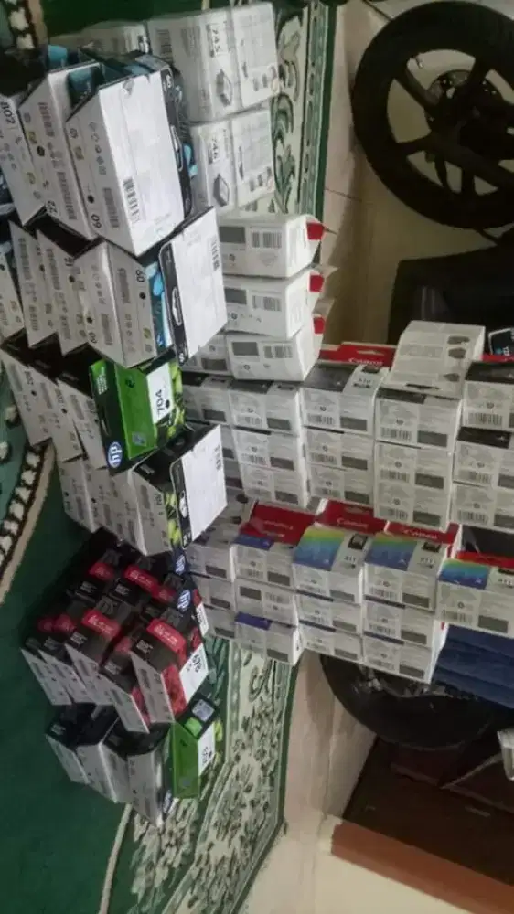 Penampung cartridge cartridge printer baru dan bekas