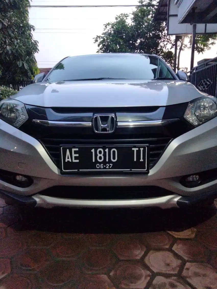 Honda HR-V 1.5 E Bensin Matic 2015 Silver