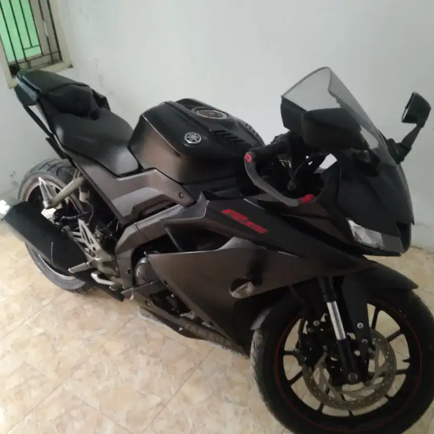 Motor Yamaha R15