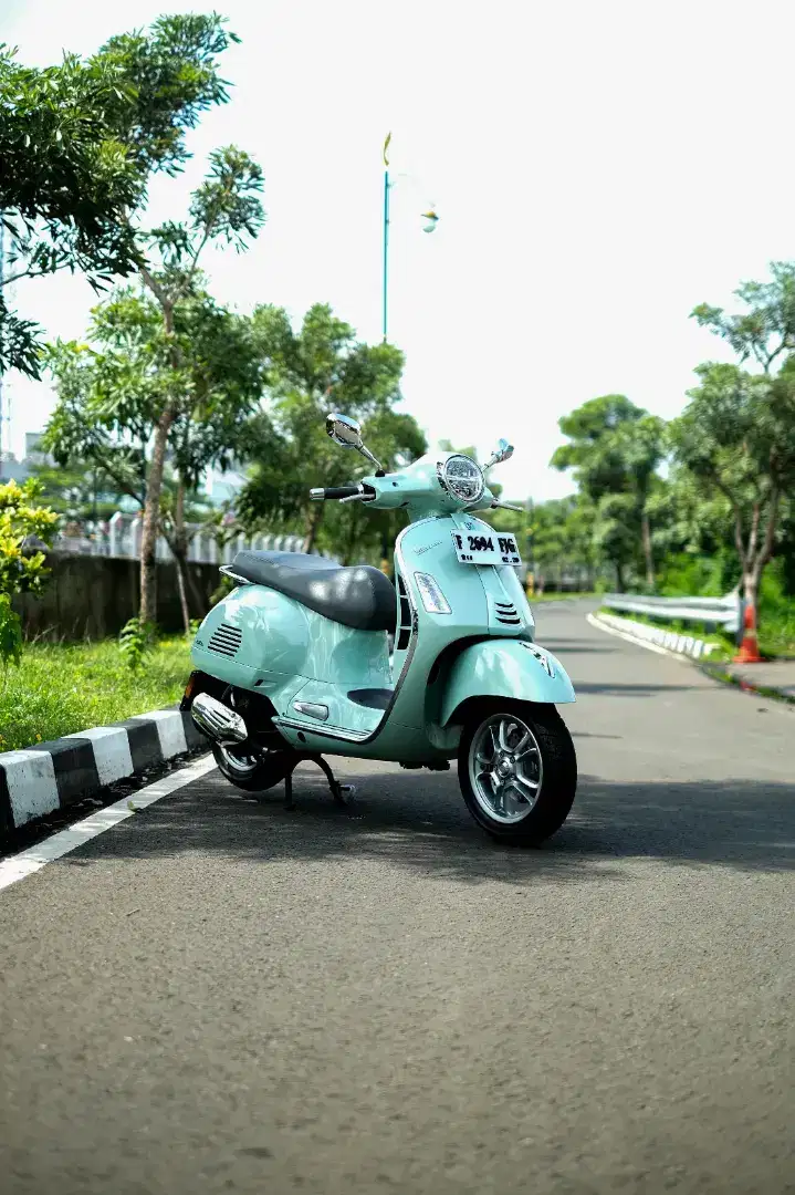 PIAGGIO VESPA MATIC GTS 4V KEYLESS TERMURAH BERGARANSI ( BISA KREDIT )