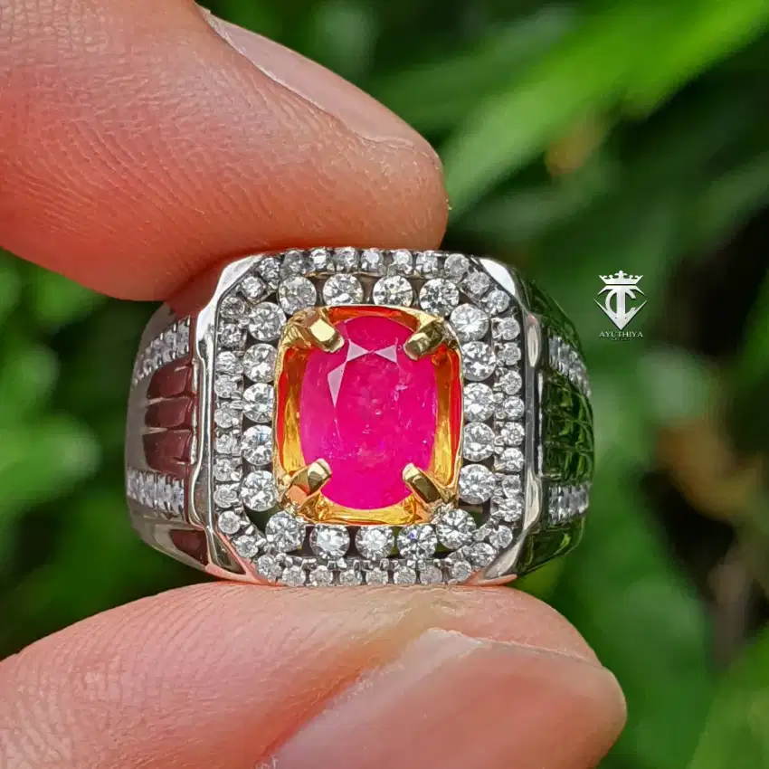 Batu Permata Mulia Natural Metalic Ruby 1.67 Ct Heat A GRI Lab Memo