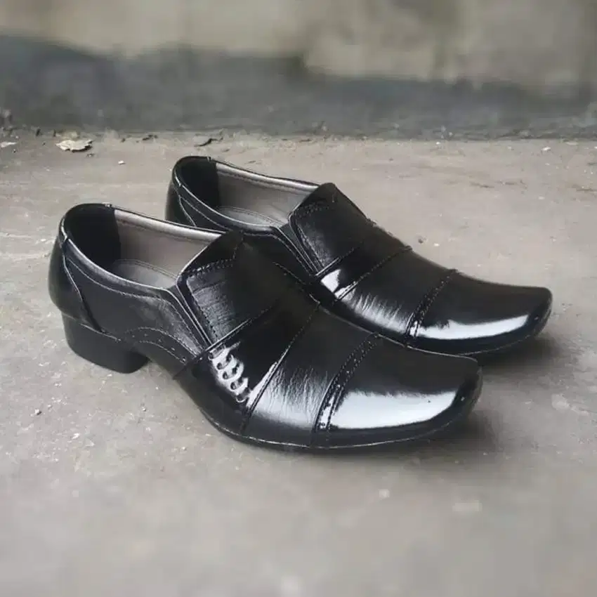 Sepatu pantofel kerja kantor kulit asli