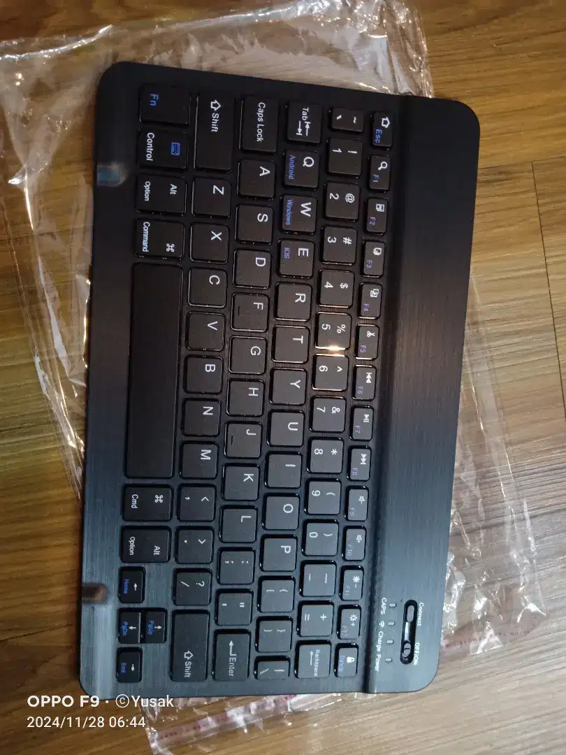 Keyboard Bluetooth