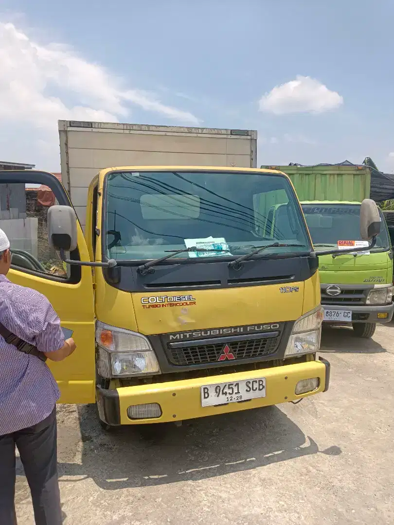 Jual truck CDD engkel warna kuning