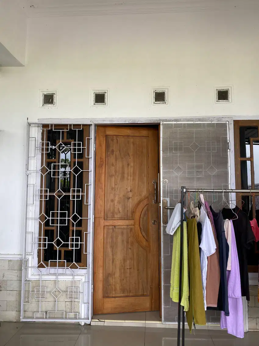 Dijual Rumah Siap Huni Dengan Teras Tamu