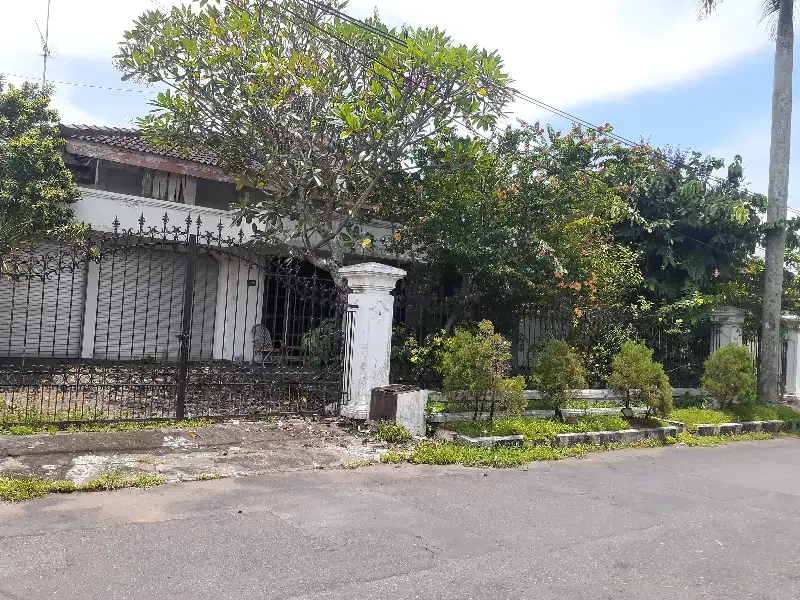 Rumah Tengah Kota Jember