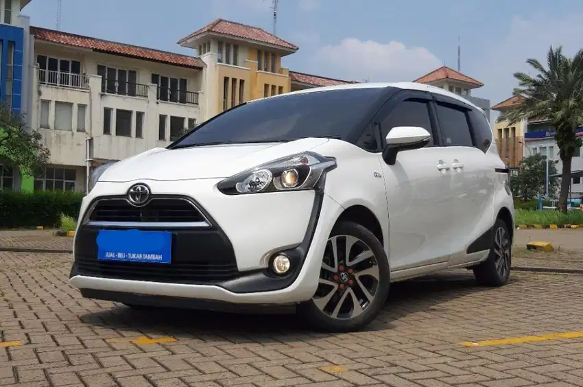 [OLXmobbi] Toyota Sienta 1.5 V Bensin-MT 2018 Putih