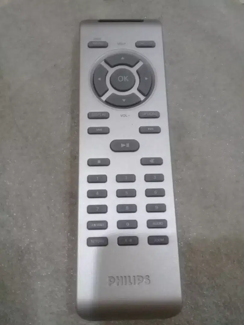 Remote DVD Portabel Philips AY 5507