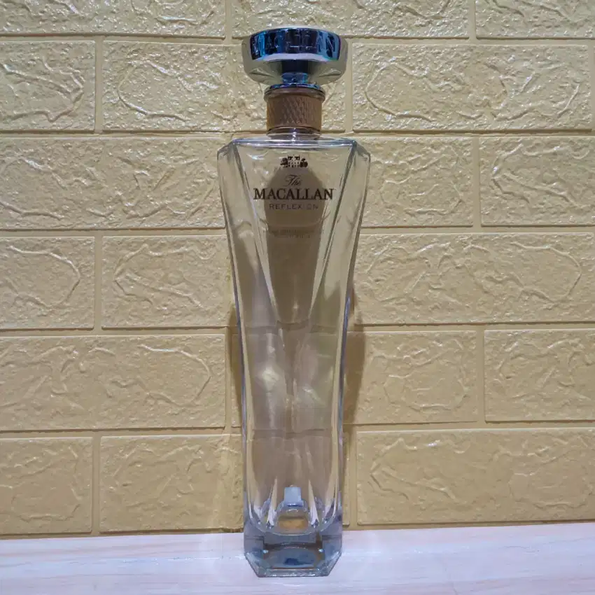 koleksi botol kosong bekas_ mcln reflexion