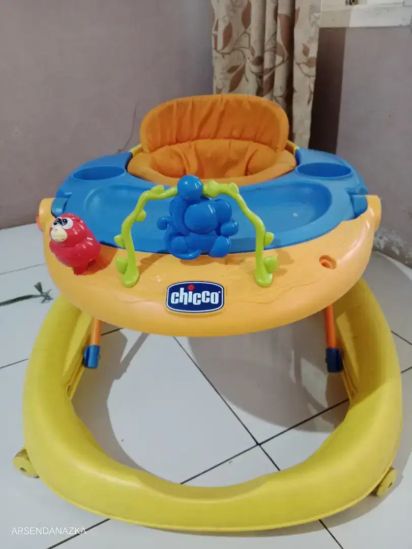 Baby walker chicco