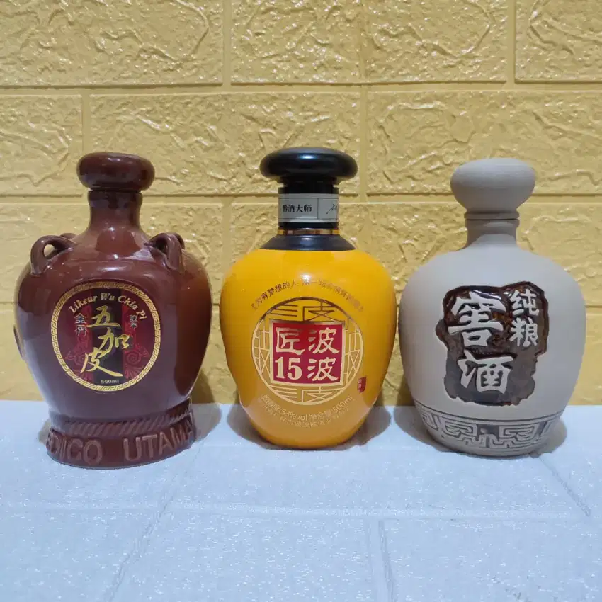 koleksi botol kosong kramik bekas_mnman chi na
