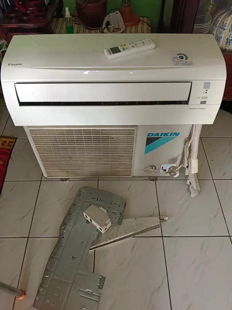 Ac daikin thailand 1/2 pk , yg paham merk dan harga saja