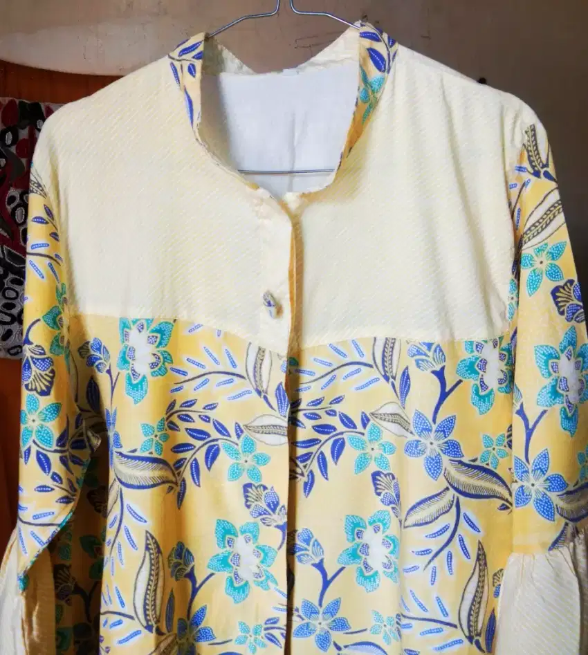 Baju Batik Kuning Gading