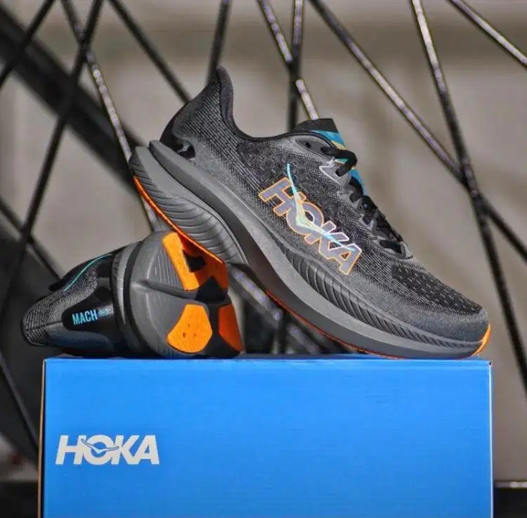 Sepatu Lari Hoka Mach 6 Black / Electric Tangerine Original