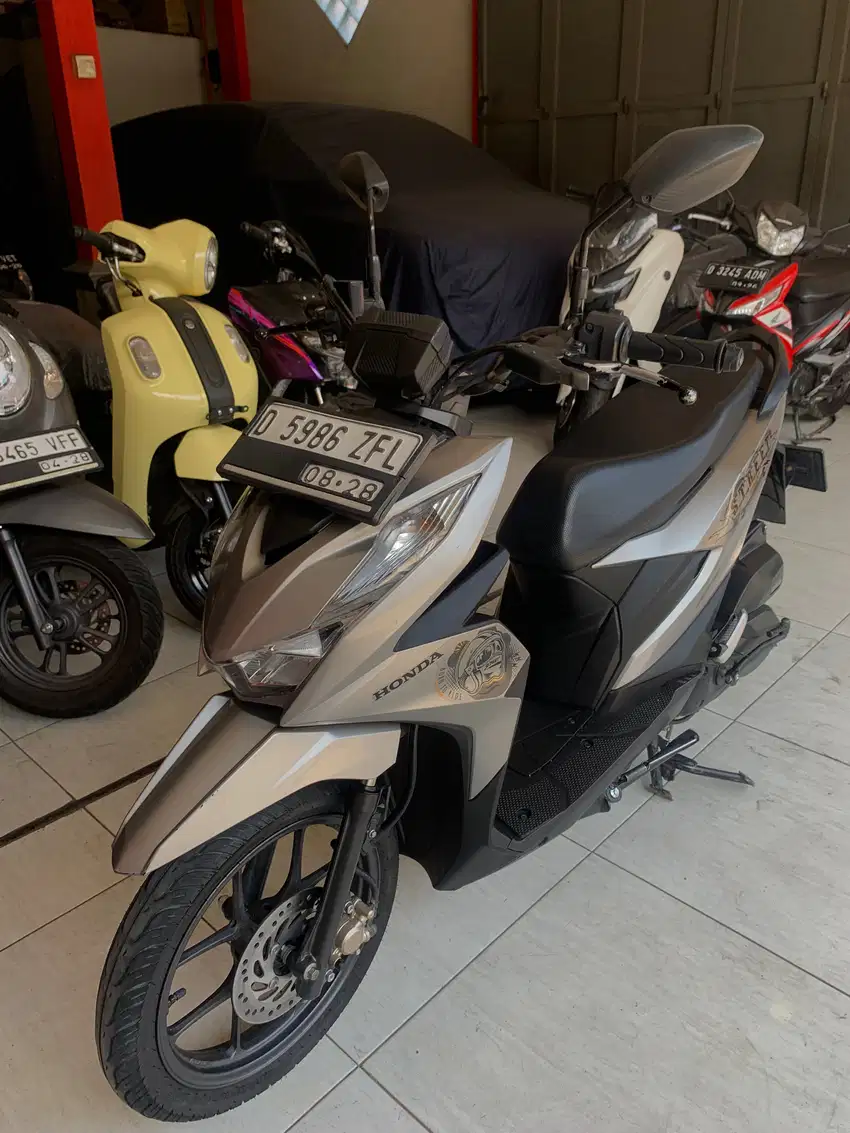 Honda NEW Beat Street ESP 2022 Silver Kondisi Terawat