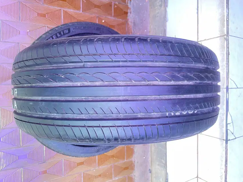 Ban Yokohama Advan DB 215 50 r17 1pcs