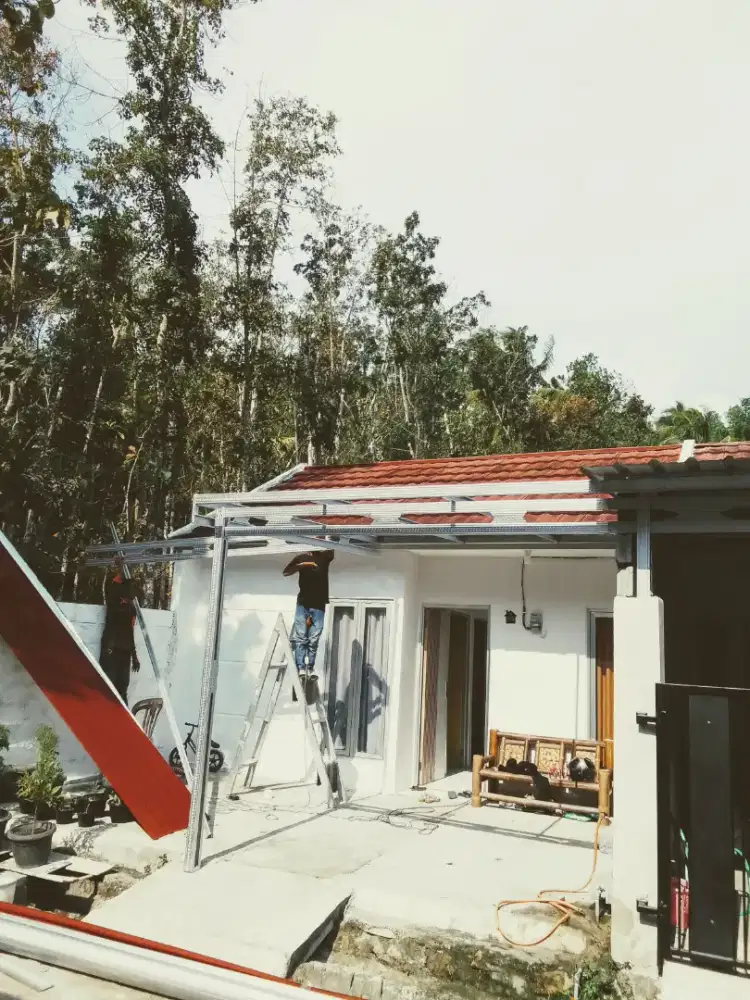 Kontruksi baja ringan terpasang Sleman