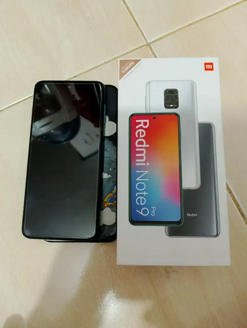 Jual hp redmi note 9 pro ram 8/128 nfc masih normal,full set.1.500.000