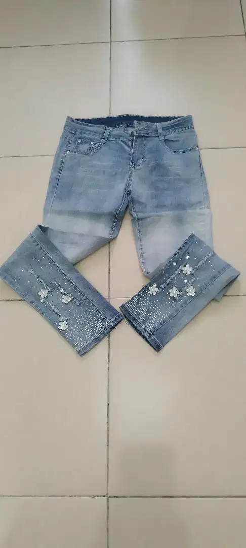 Celana Jeans wanita bunga sz 28 (B6)