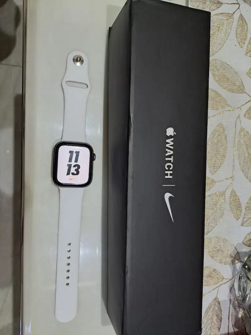 Apple Watch 5 Nike 44Mm (Ada Dos)