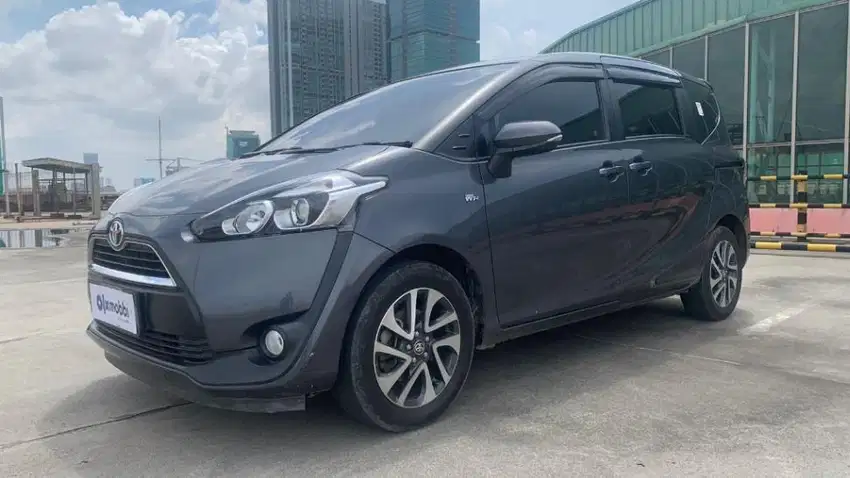 Toyota Sienta 1.5 V Bensin-MT 2018 Abu /