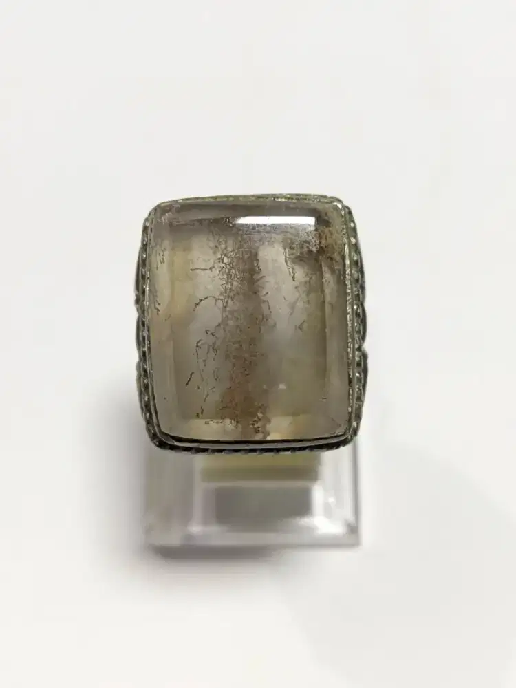 Akik kecubung akar kendit