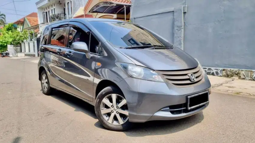 Honda Freed SD (S) Abu-abu Metalik 2011 Kond Bgs No Genap TDP 18 Juta