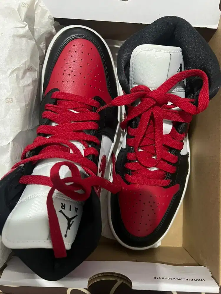 WMNS AIR JORDAN 1 MID