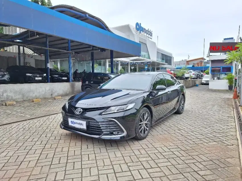 Toyota Camry 2.5 V Bensin-AT 2023 Hitam