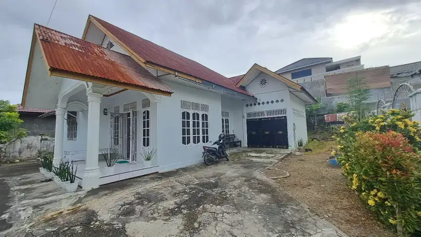 (NEGO) DIJUAL RUMAH COCOK UNTUK RUMAH HUNIAN / KANTOR