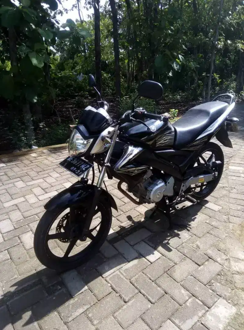 di jual yamaha vixion 2011 komplit pjk off AE Ngawi
Mesin alus dobel