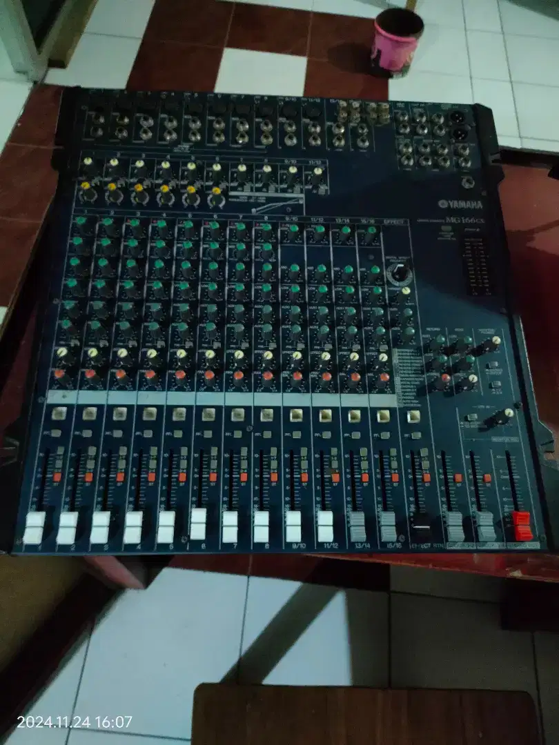 Mixer yamaha mg 166