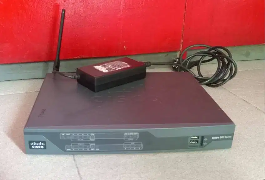 Cisco CISCO891-K9 891 Gigabit Ethernet Security Router 8Port Switch