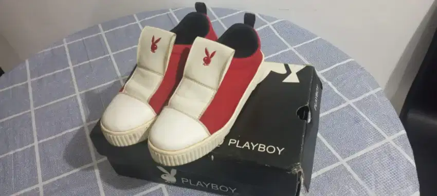 Sepatu wanita Playboy