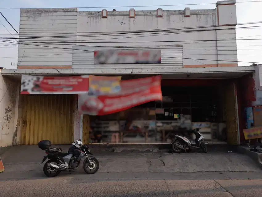 Ruko di samping jalan Peterongan, Jombang