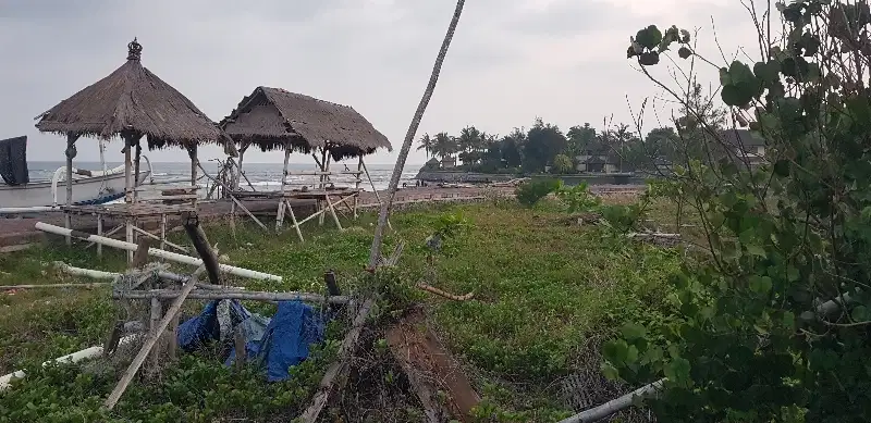 Di sewakan tanah di pingir pantai ketewel dengan luas 25 are