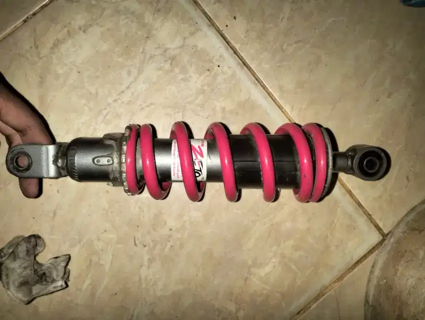 Shock belakang new cb150r