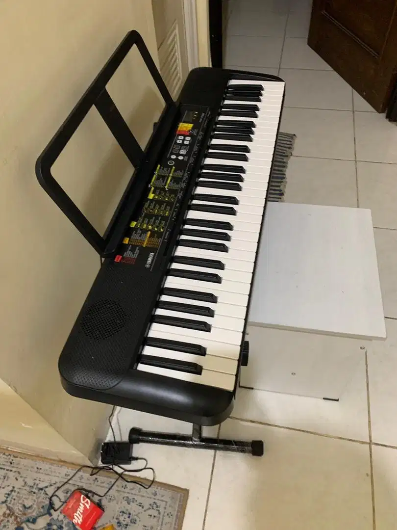 Keyboard yamaha PSR F52