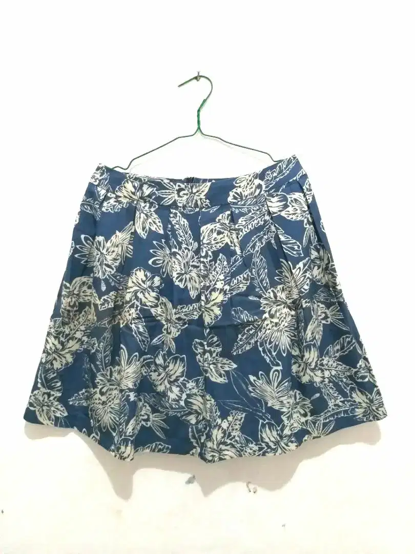 Rok Biru Amary (L)