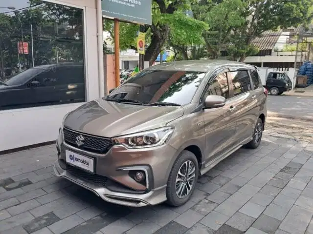 Like New - Suzuki Ertiga 1.5 Hybrid SS Bensin-MT 2022