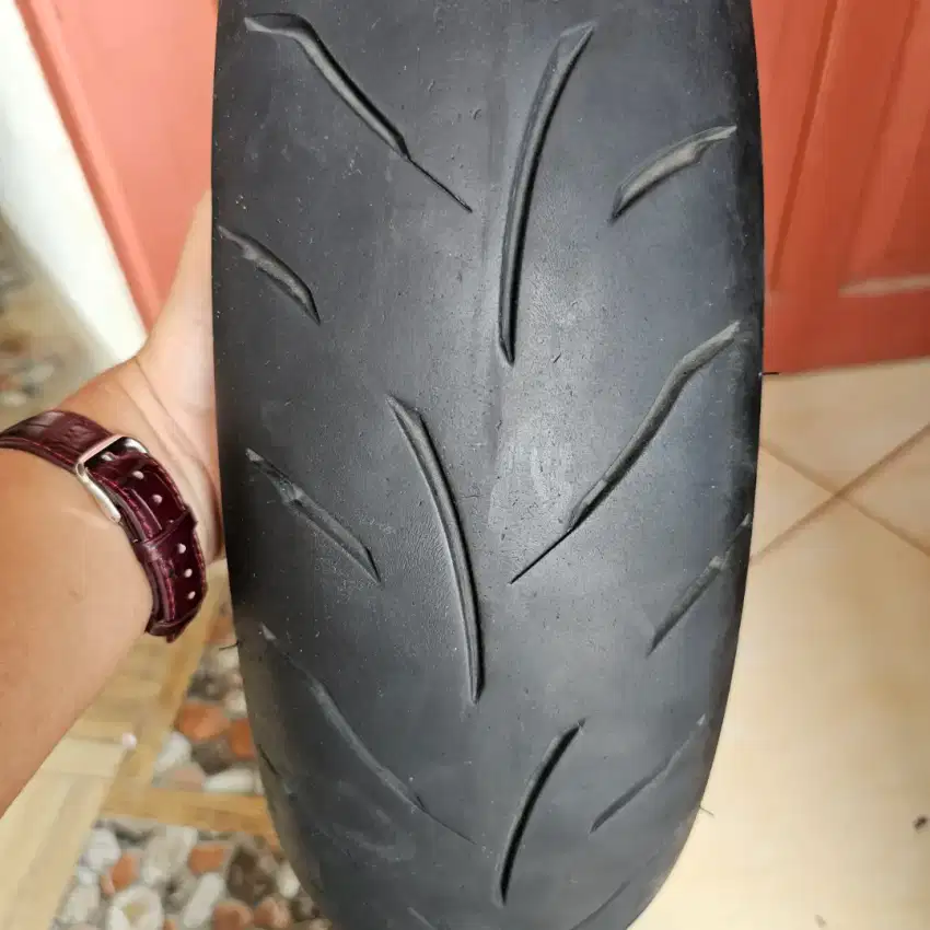 Ban depan XMAX merk maxxis victra