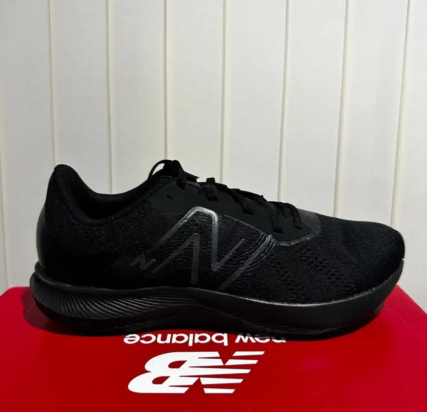 Sepatu running cwo NEW BALANCE