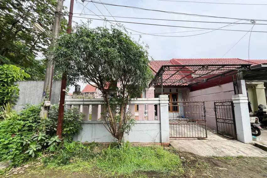 Rumah SHM Luas 15 Menit ke RS Sentra Medika Depok Hadap Timur J-22557