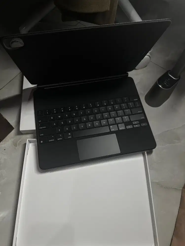 MAGIC KEYBOARD IPAD PRO 12 INCH