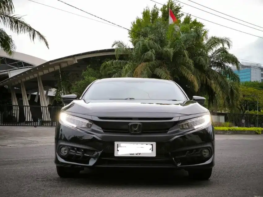 KM 40RB HONDA CIVIC 1,5 TURBO MATIC 2017 HITAM SEDAN